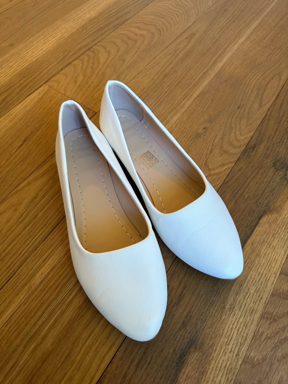 Classic Pointed Toe Slip-On Flats in White